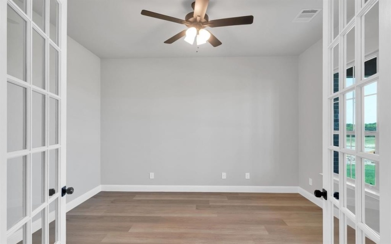 723 Crystal Lk Lane, Red Oak, TX 75154, 4 Bedrooms Bedrooms, ,3 BathroomsBathrooms,Residential,For Sale,723 Crystal Lk Lane,0,21025775