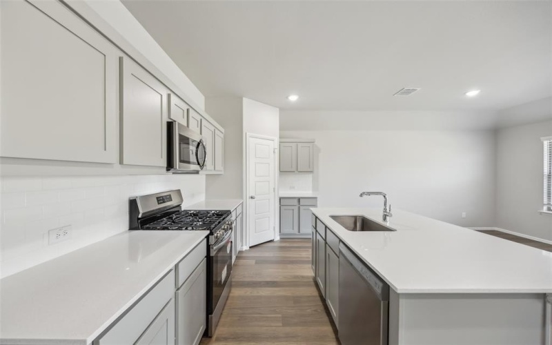 916 Rosemary Hill Drive, McKinney, TX 75071, 3 Habitaciones Habitaciones , ,2 BañosBaños,Residential,En Venta,916 Rosemary Hill Drive,0,21025936