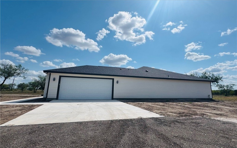 6081 HWY 359, Alice, TX 78332, 4 Habitaciones Habitaciones , ,2 BañosBaños,Residential,En Venta,6081 HWY 359,0,463194