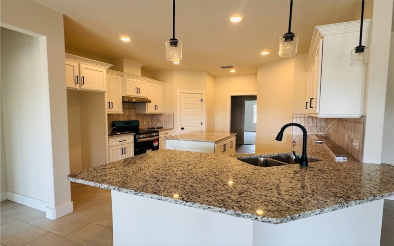 6081 HWY 359, Alice, TX 78332, 4 Habitaciones Habitaciones , ,2 BañosBaños,Residential,En Venta,6081 HWY 359,0,463194
