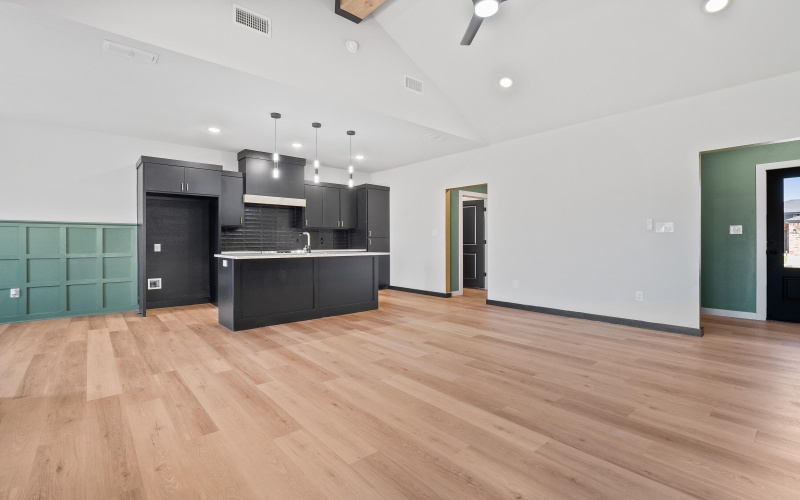 6905 13th Street, Lubbock, TX 79416, 3 Bedrooms Bedrooms, ,2 BathroomsBathrooms,Residential,For Sale,6905 13th Street,0,202558885