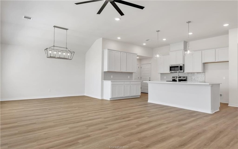 3576 Pointe du Hoc Loop, Bryan, TX 77808, 3 Habitaciones Habitaciones , ,2 BañosBaños,Residential,En Venta,3576 Pointe du Hoc Loop,0,25008746