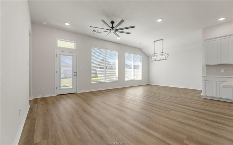 3576 Pointe du Hoc Loop, Bryan, TX 77808, 3 Habitaciones Habitaciones , ,2 BañosBaños,Residential,En Venta,3576 Pointe du Hoc Loop,0,25008746