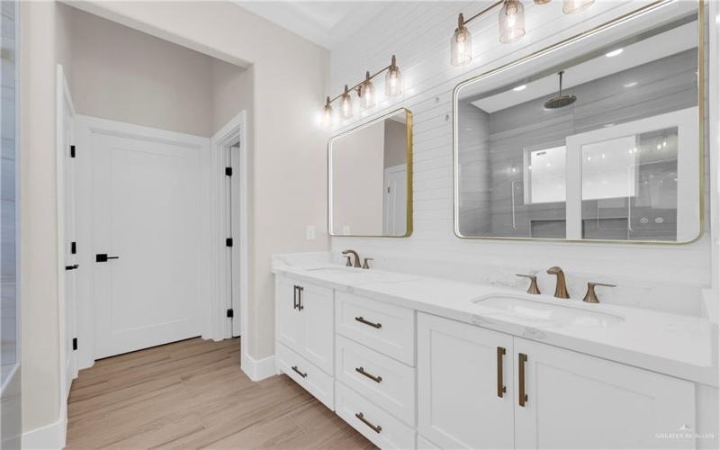 2701 E Versace Drive, Edinburg, TX 78545, 4 Habitaciones Habitaciones , ,2 BañosBaños,Residential,En Venta,2701 E Versace Drive,0,477986