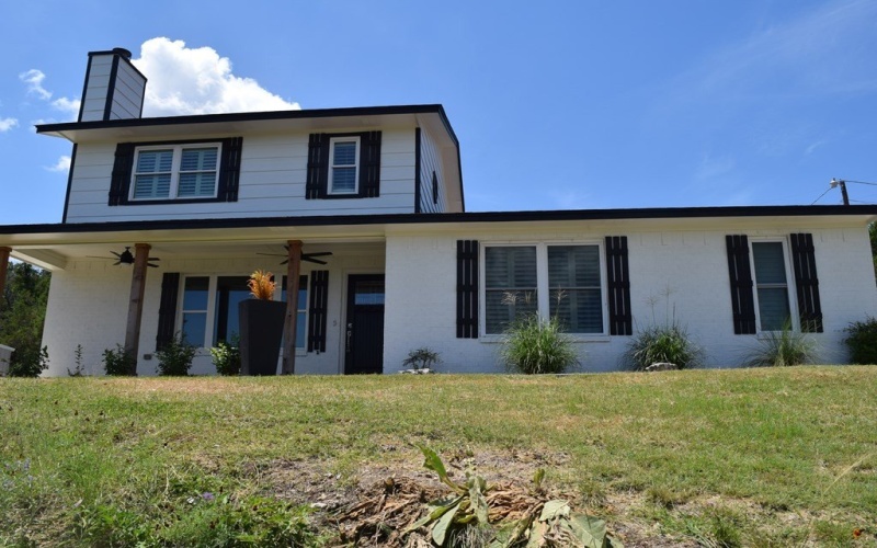 106 SW Hunters Pointe Dr, Kerrville, TX 75028, 4 Habitaciones Habitaciones , ,2 BañosBaños,Residential,En Venta,106 SW Hunters Pointe Dr,0,120006