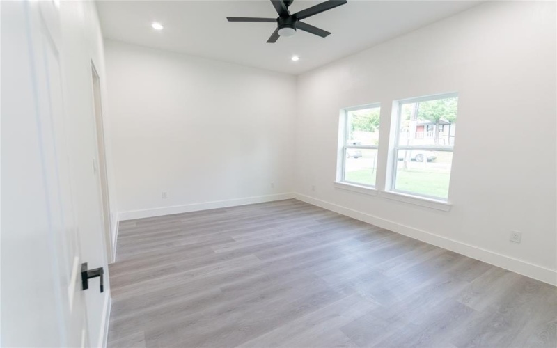 504 S Tennessee Street, McKinney, TX 75069, 4 Bedrooms Bedrooms, ,5 BathroomsBathrooms,Residential,For Sale,504 S Tennessee Street,0,21018401