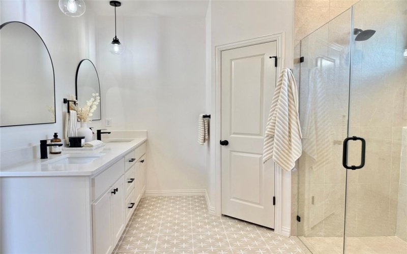 2412 Creek Drive, Granbury, TX 76048, 3 Bedrooms Bedrooms, ,2 BathroomsBathrooms,Residential,For Sale,2412 Creek Drive,0,21023638