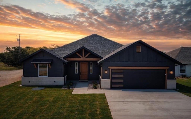 2412 Creek Drive, Granbury, TX 76048, 3 Bedrooms Bedrooms, ,2 BathroomsBathrooms,Residential,For Sale,2412 Creek Drive,0,21023638