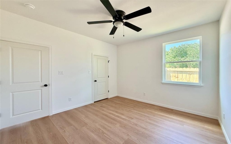 2412 Creek Drive, Granbury, TX 76048, 3 Bedrooms Bedrooms, ,2 BathroomsBathrooms,Residential,For Sale,2412 Creek Drive,0,21023638