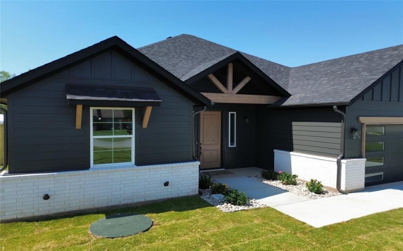 2412 Creek Drive, Granbury, TX 76048, 3 Bedrooms Bedrooms, ,2 BathroomsBathrooms,Residential,For Sale,2412 Creek Drive,0,21023638
