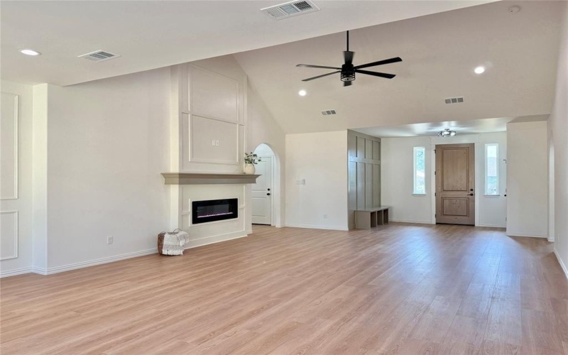2412 Creek Drive, Granbury, TX 76048, 3 Bedrooms Bedrooms, ,2 BathroomsBathrooms,Residential,For Sale,2412 Creek Drive,0,21023638