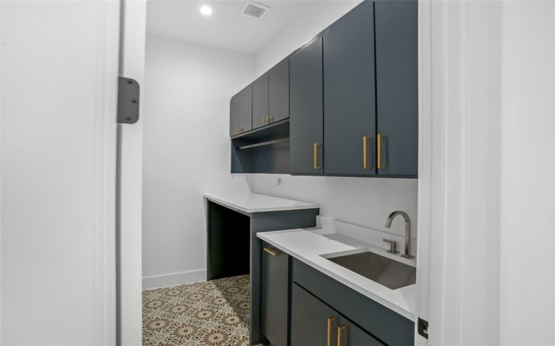 3629 Vilbig Road, Dallas, TX 75212, 4 Habitaciones Habitaciones , ,3 BañosBaños,Residential,En Venta,3629 Vilbig Road,0,21024022