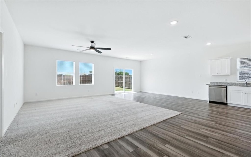 1545 Shadow Hawk Drive, Fort Worth, TX 76052, 3 Habitaciones Habitaciones , ,2 BañosBaños,Residential,En Venta,1545 Shadow Hawk Drive,0,21025003