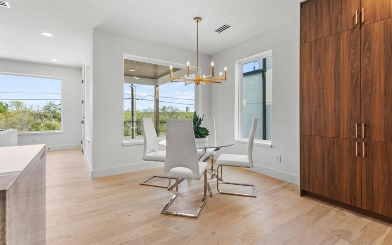 1432 Canada Drive, Dallas, TX 75212, 4 Habitaciones Habitaciones , ,3 BañosBaños,Residential,En Venta,1432 Canada Drive,0,21025131