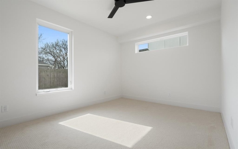 1424 Canada Drive, Dallas, TX 75212, 4 Habitaciones Habitaciones , ,3 BañosBaños,Residential,En Venta,1424 Canada Drive,0,21025141
