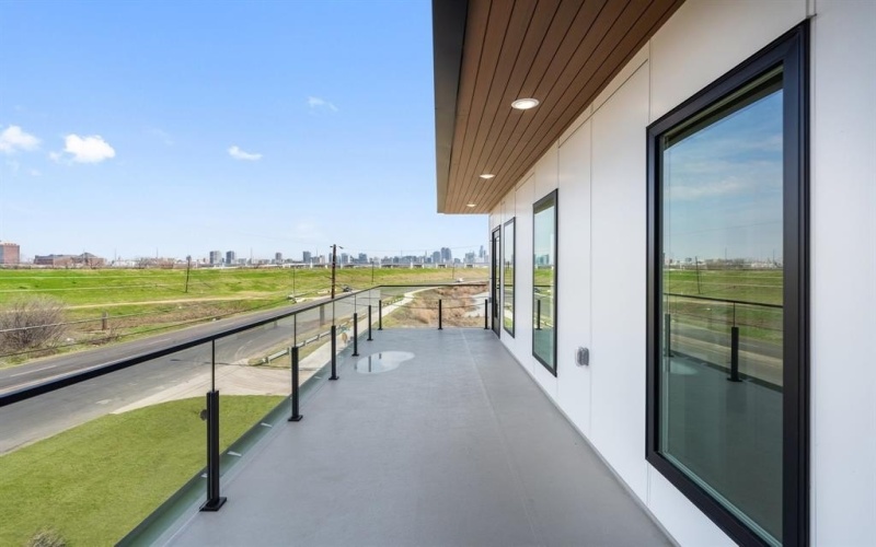 1424 Canada Drive, Dallas, TX 75212, 4 Habitaciones Habitaciones , ,3 BañosBaños,Residential,En Venta,1424 Canada Drive,0,21025141