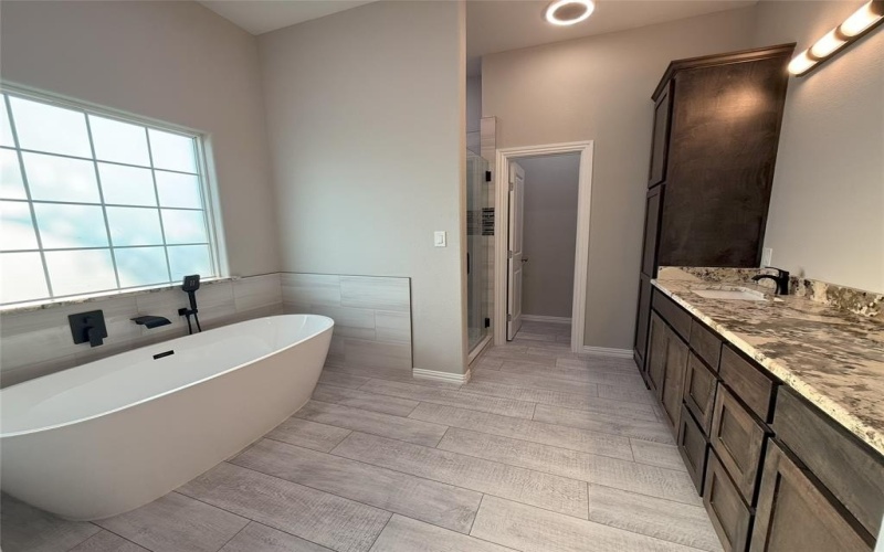 1007 legend Avenue, Bonham, TX 75418, 3 Habitaciones Habitaciones , ,2 BañosBaños,Residential,En Venta,1007 legend Avenue,0,21025856