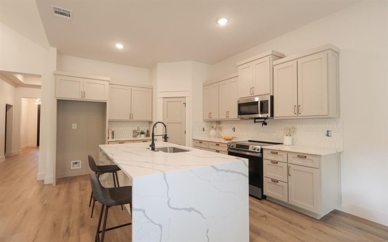 2805 Leith Avenue, Fort Worth, TX 76133, 4 Habitaciones Habitaciones , ,2 BañosBaños,Residential,En Venta,2805 Leith Avenue,0,21026240