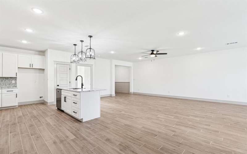5012 Elizabeth Street, Granbury, TX 76048, 4 Bedrooms Bedrooms, ,2 BathroomsBathrooms,Residential,For Sale,5012 Elizabeth Street,0,21026411