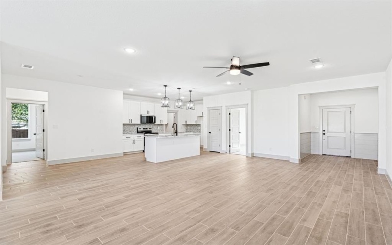 5012 Elizabeth Street, Granbury, TX 76048, 4 Bedrooms Bedrooms, ,2 BathroomsBathrooms,Residential,For Sale,5012 Elizabeth Street,0,21026411