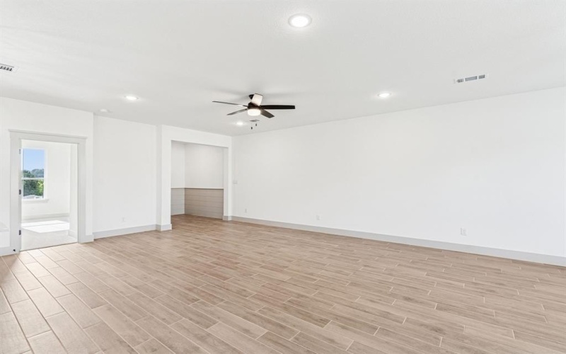 5012 Elizabeth Street, Granbury, TX 76048, 4 Bedrooms Bedrooms, ,2 BathroomsBathrooms,Residential,For Sale,5012 Elizabeth Street,0,21026411