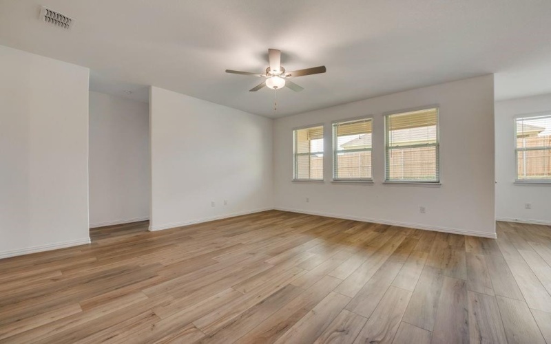 216 Pine Street, Azle, TX 76020, 3 Bedrooms Bedrooms, ,2 BathroomsBathrooms,Residential,For Sale,216 Pine Street,0,21026431