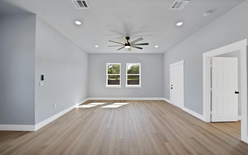 5905 Collins Court, Granbury, TX 76048, 3 Habitaciones Habitaciones , ,2 BañosBaños,Residential,En Venta,5905 Collins Court,0,21026679