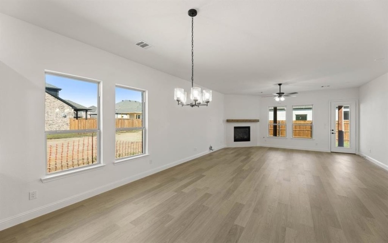 5400 Century Lake Lane, Denton, TX 76226, 4 Habitaciones Habitaciones , ,3 BañosBaños,Residential,En Venta,5400 Century Lake Lane,0,21026787