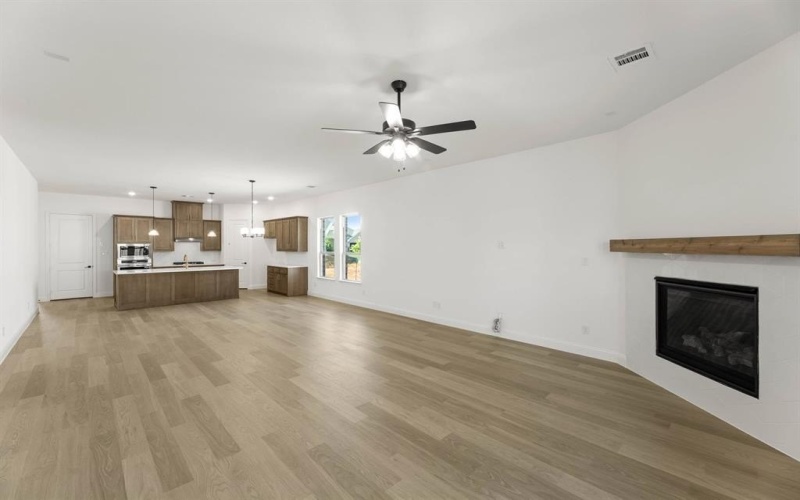5400 Century Lake Lane, Denton, TX 76226, 4 Habitaciones Habitaciones , ,3 BañosBaños,Residential,En Venta,5400 Century Lake Lane,0,21026787