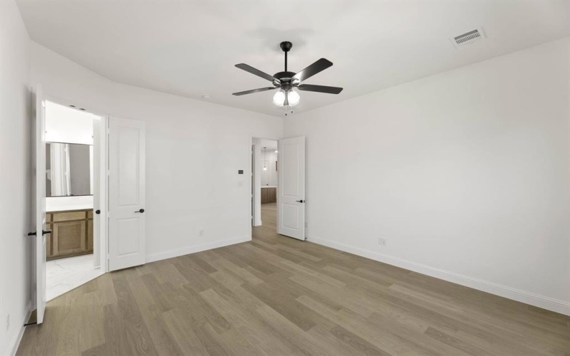 5400 Century Lake Lane, Denton, TX 76226, 4 Habitaciones Habitaciones , ,3 BañosBaños,Residential,En Venta,5400 Century Lake Lane,0,21026787