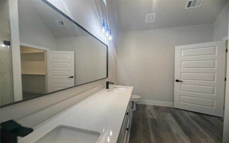 1522 Hemphill Street, Greenville, TX 75401, 3 Bedrooms Bedrooms, ,2 BathroomsBathrooms,Residential,For Sale,1522 Hemphill Street,0,21026883