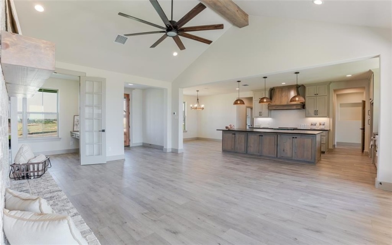 1033 Lilly Lane, Weatherford, TX 76088, 3 Bedrooms Bedrooms, ,2 BathroomsBathrooms,Residential,For Sale,1033 Lilly Lane,0,21026921