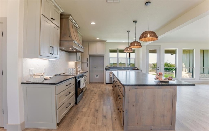 1033 Lilly Lane, Weatherford, TX 76088, 3 Bedrooms Bedrooms, ,2 BathroomsBathrooms,Residential,For Sale,1033 Lilly Lane,0,21026921