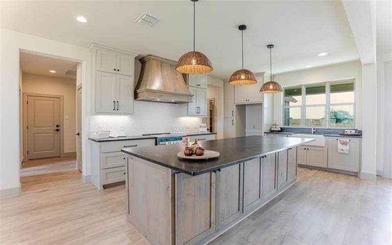 1033 Lilly Lane, Weatherford, TX 76088, 3 Bedrooms Bedrooms, ,2 BathroomsBathrooms,Residential,For Sale,1033 Lilly Lane,0,21026921