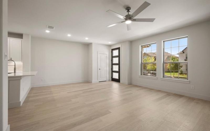 1109 Carnation Drive, Crowley, TX 76036, 3 Habitaciones Habitaciones , ,2 BañosBaños,Residential,En Venta,1109 Carnation Drive,0,21027051
