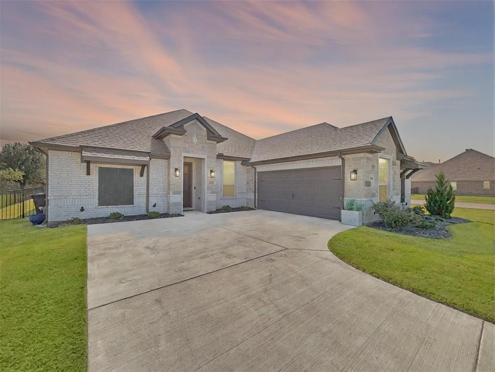500 River Bank Court, Granbury, TX 76049, 3 Bedrooms Bedrooms, ,2 BathroomsBathrooms,Residential,For Sale,500 River Bank Court,0,21027127