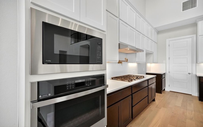 1808 Rolling Oaks Drive, Fort Worth, TX 76008, 5 Habitaciones Habitaciones , ,3 BañosBaños,Residential,En Venta,1808 Rolling Oaks Drive,0,21027222