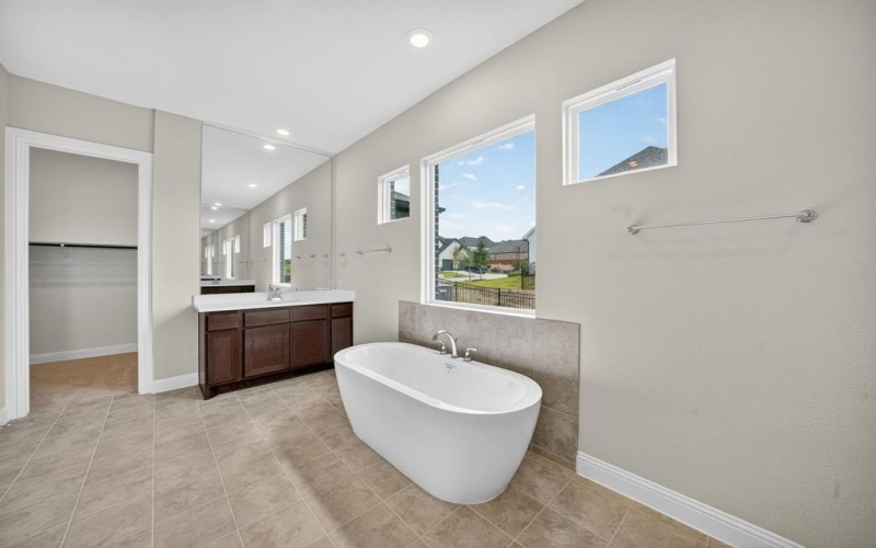 1808 Rolling Oaks Drive, Fort Worth, TX 76008, 5 Habitaciones Habitaciones , ,3 BañosBaños,Residential,En Venta,1808 Rolling Oaks Drive,0,21027222