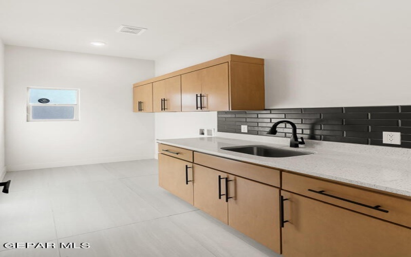 5849 VALLEY PALM Drive, El Paso, TX 79932, 4 Habitaciones Habitaciones , ,1 BañoBaños,Residential,En Venta,5849 VALLEY PALM Drive,0,928062