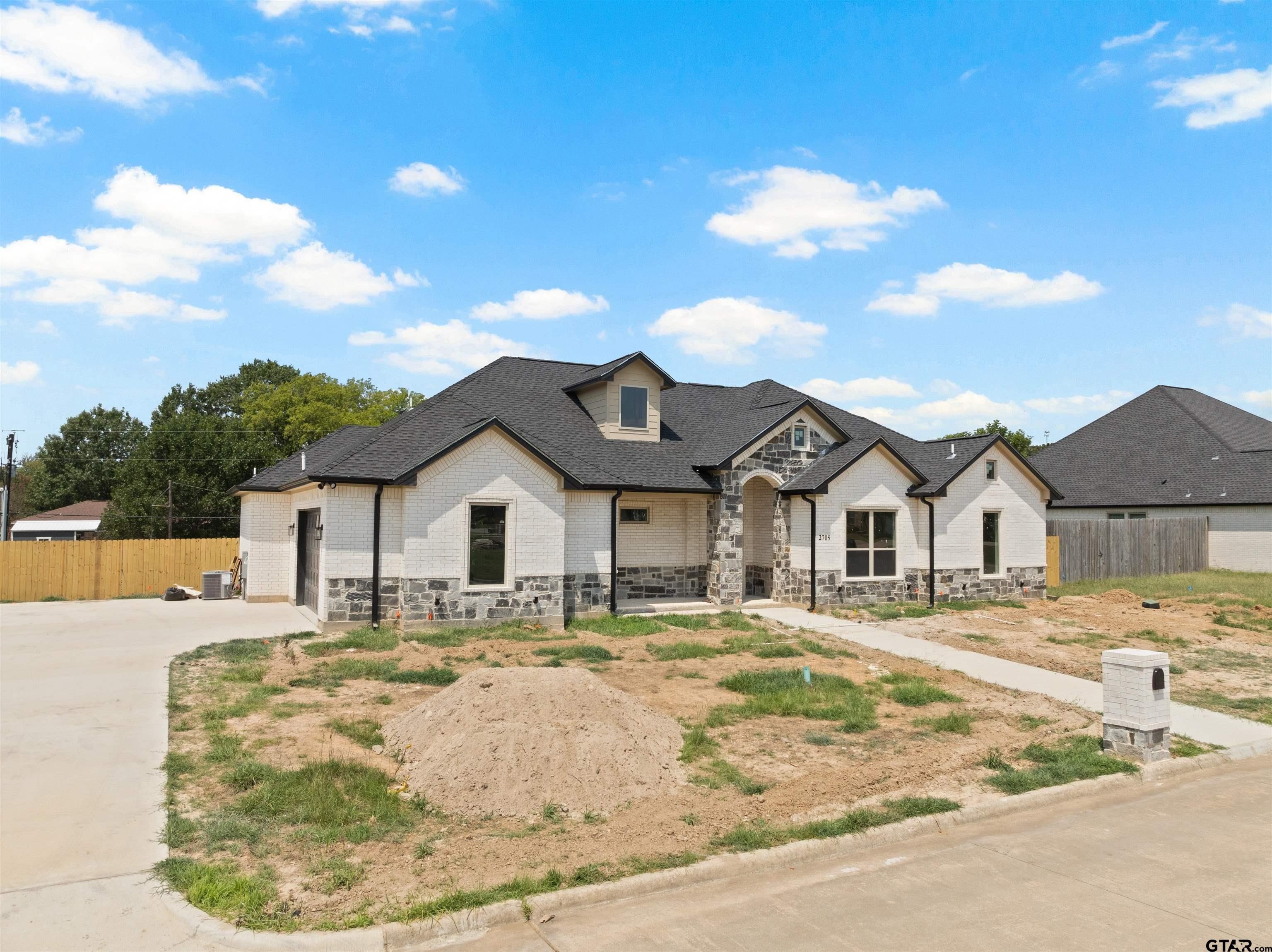 2705 Stone Briar, Mt Pleasant, TX 75455, 4 Bedrooms Bedrooms, ,3 BathroomsBathrooms,Residential,For Sale,2705 Stone Briar,0,25012071