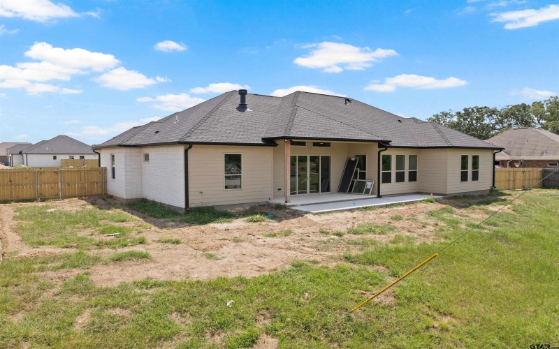 2705 Stone Briar, Mt Pleasant, TX 75455, 4 Bedrooms Bedrooms, ,3 BathroomsBathrooms,Residential,For Sale,2705 Stone Briar,0,25012071