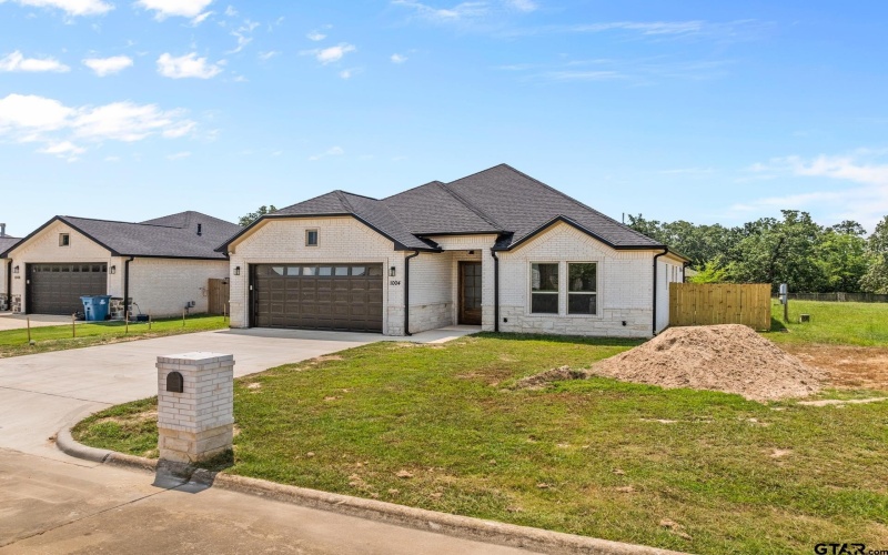 1004 Stone Wall, Mt Pleasant, TX 75455, 3 Habitaciones Habitaciones , ,2 BañosBaños,Residential,En Venta,1004 Stone Wall,0,25012073