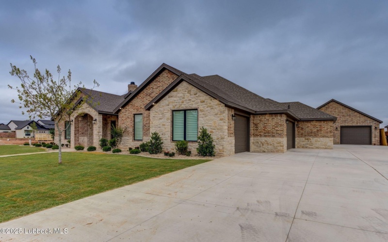 7726 46th Street, Lubbock, TX 79407, 4 Bedrooms Bedrooms, ,5 BathroomsBathrooms,Residential,For Sale,7726 46th Street,0,202558939