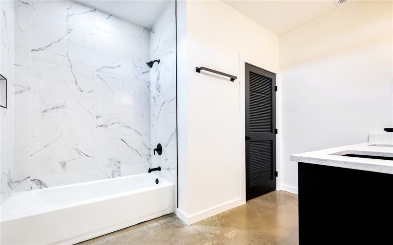 2710 Grace unit: A #A, Corpus Christi, TX 78414, 3 Bedrooms Bedrooms, ,2 BathroomsBathrooms,Residential,For Sale,2710 Grace unit: A,0,462979