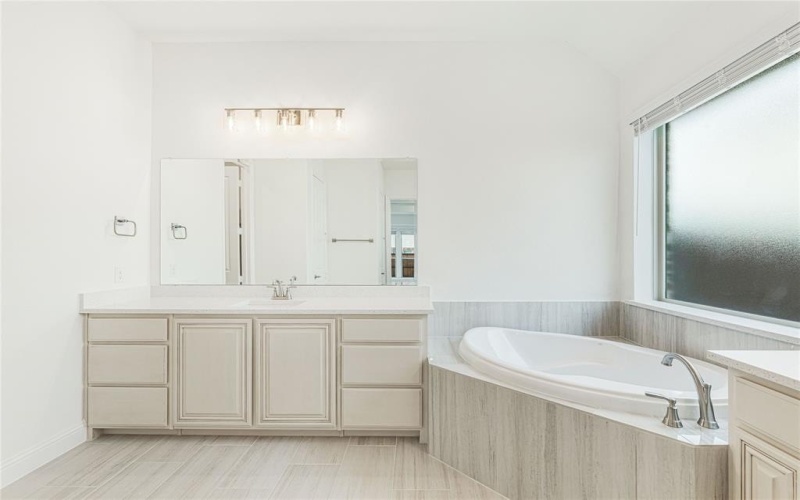 2504 Lakeway Lane, Mansfield, TX 76084, 3 Habitaciones Habitaciones , ,2 BañosBaños,Residential,En Venta,2504 Lakeway Lane,0,21021819