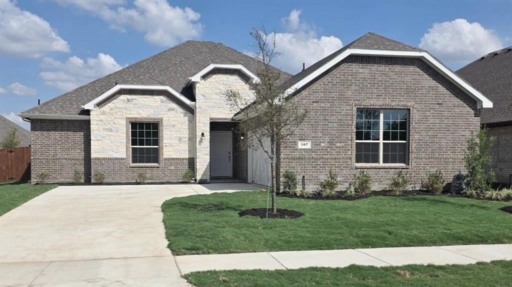 307 LELO Lane, Mansfield, TX 76063, 4 Bedrooms Bedrooms, ,3 BathroomsBathrooms,Residential,For Sale,307 LELO Lane,0,21026385