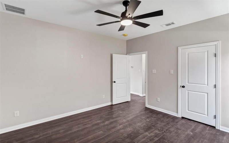 117 Bexar Street, Mabank, TX 75147, 3 Bedrooms Bedrooms, ,2 BathroomsBathrooms,Residential,For Sale,117 Bexar Street,0,21027369