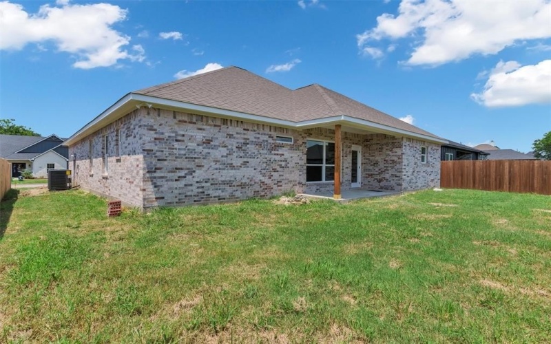 117 Bexar Street, Mabank, TX 75147, 3 Bedrooms Bedrooms, ,2 BathroomsBathrooms,Residential,For Sale,117 Bexar Street,0,21027369