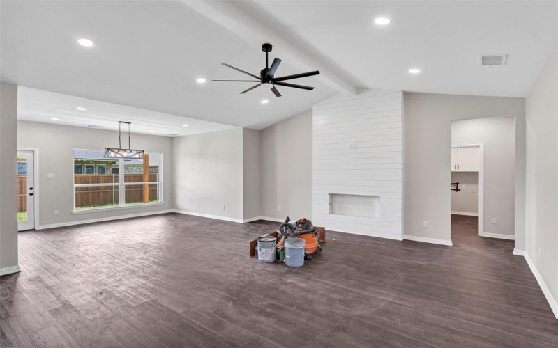 117 Bexar Street, Mabank, TX 75147, 3 Bedrooms Bedrooms, ,2 BathroomsBathrooms,Residential,For Sale,117 Bexar Street,0,21027369