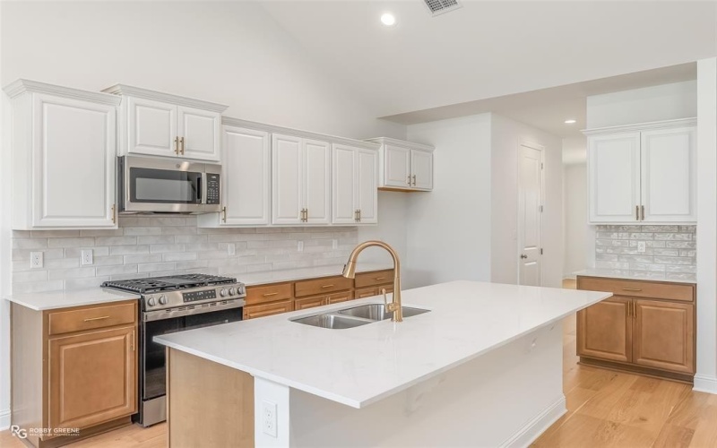 212 Marsh Bayou Drive, Bossier City, LA 71112, 4 Bedrooms Bedrooms, ,3 BathroomsBathrooms,Residential,For Sale,212 Marsh Bayou Drive,0,21027490
